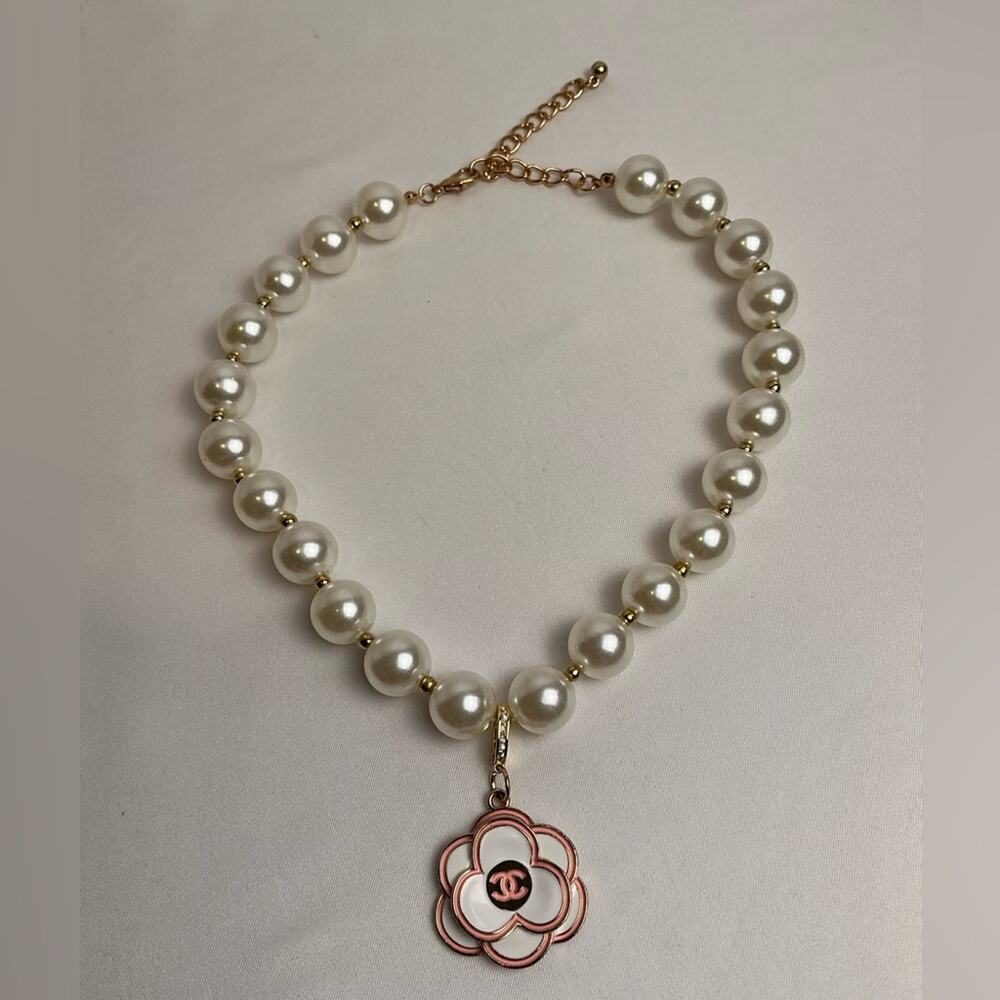 Chanel Pearl Necklace with Pink Flower Pendant - Picture 2 of 7